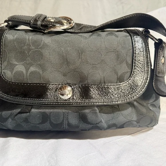 Coach Black Signature Shoulder Bag - Picture 2 of 8